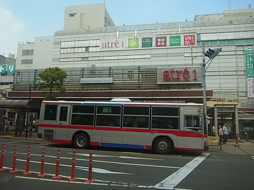①目黒駅前